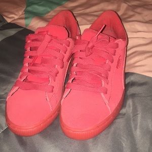 Puma RED Size (5.5Y US. EU 37.5)